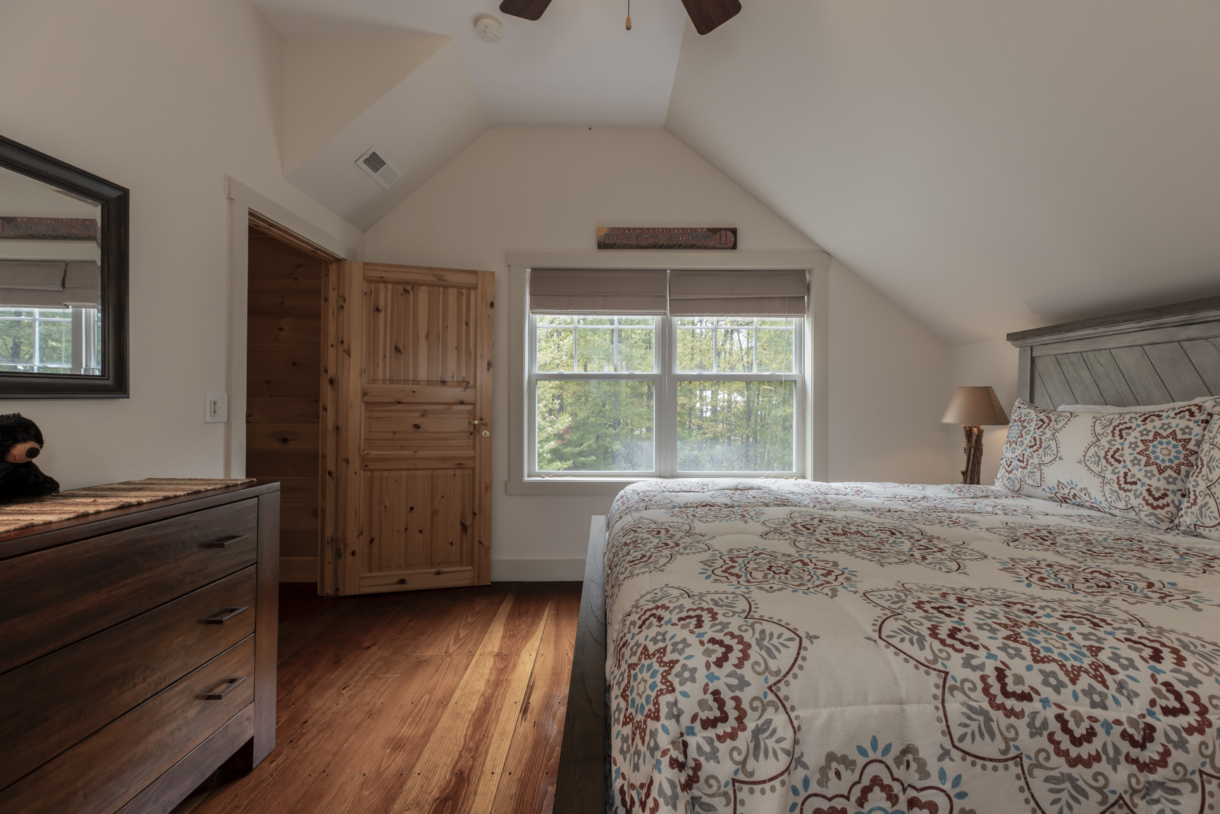 Top floor enclosed King Bedroom