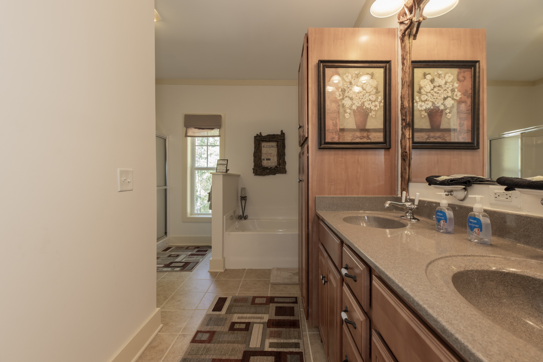 Main Floor Master bath sep tub and shower