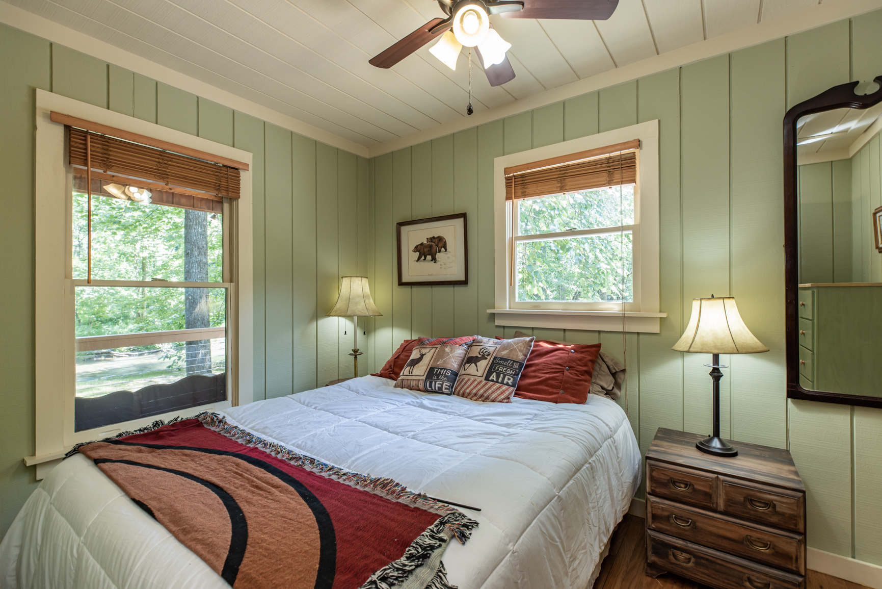 Main cabin queen bedroom