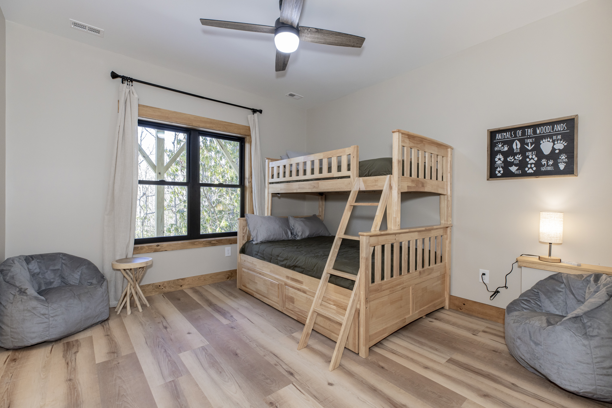 Basement bedroom Bunk and trundle Twin over Full with Twin trun