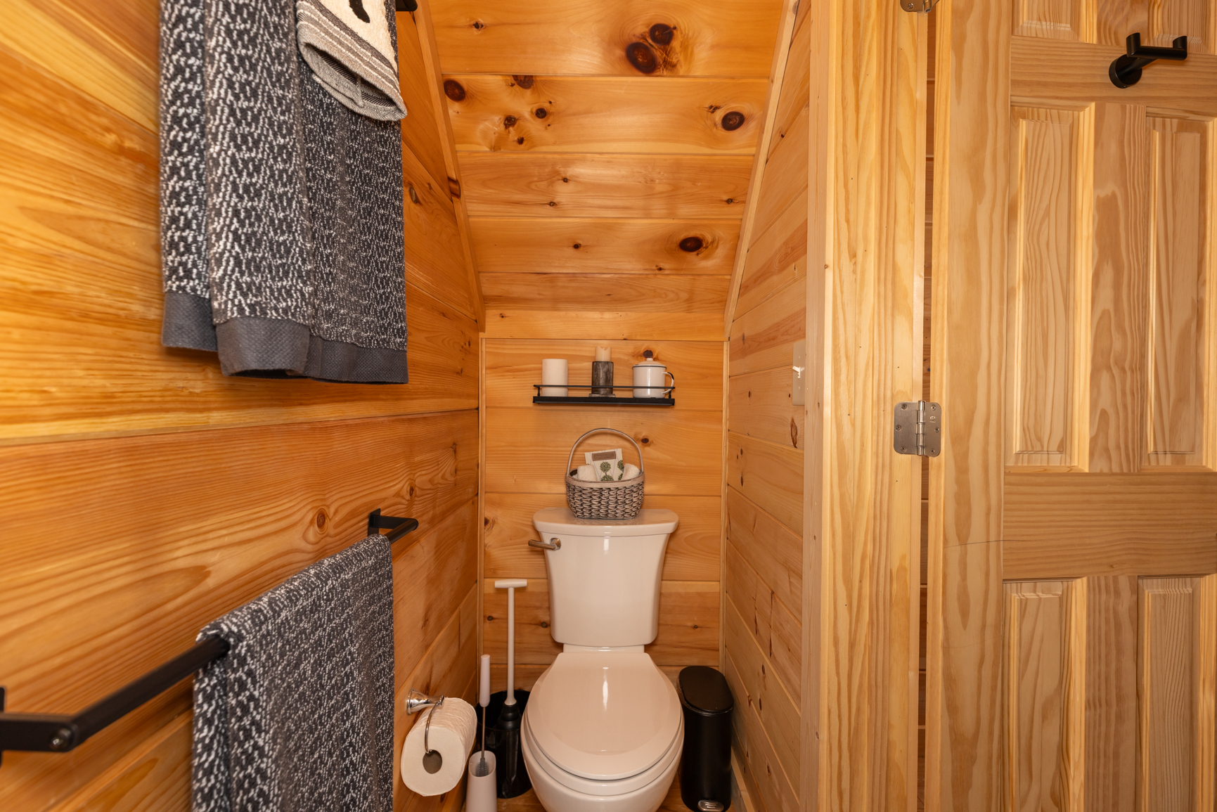 Upstairs full bathroom