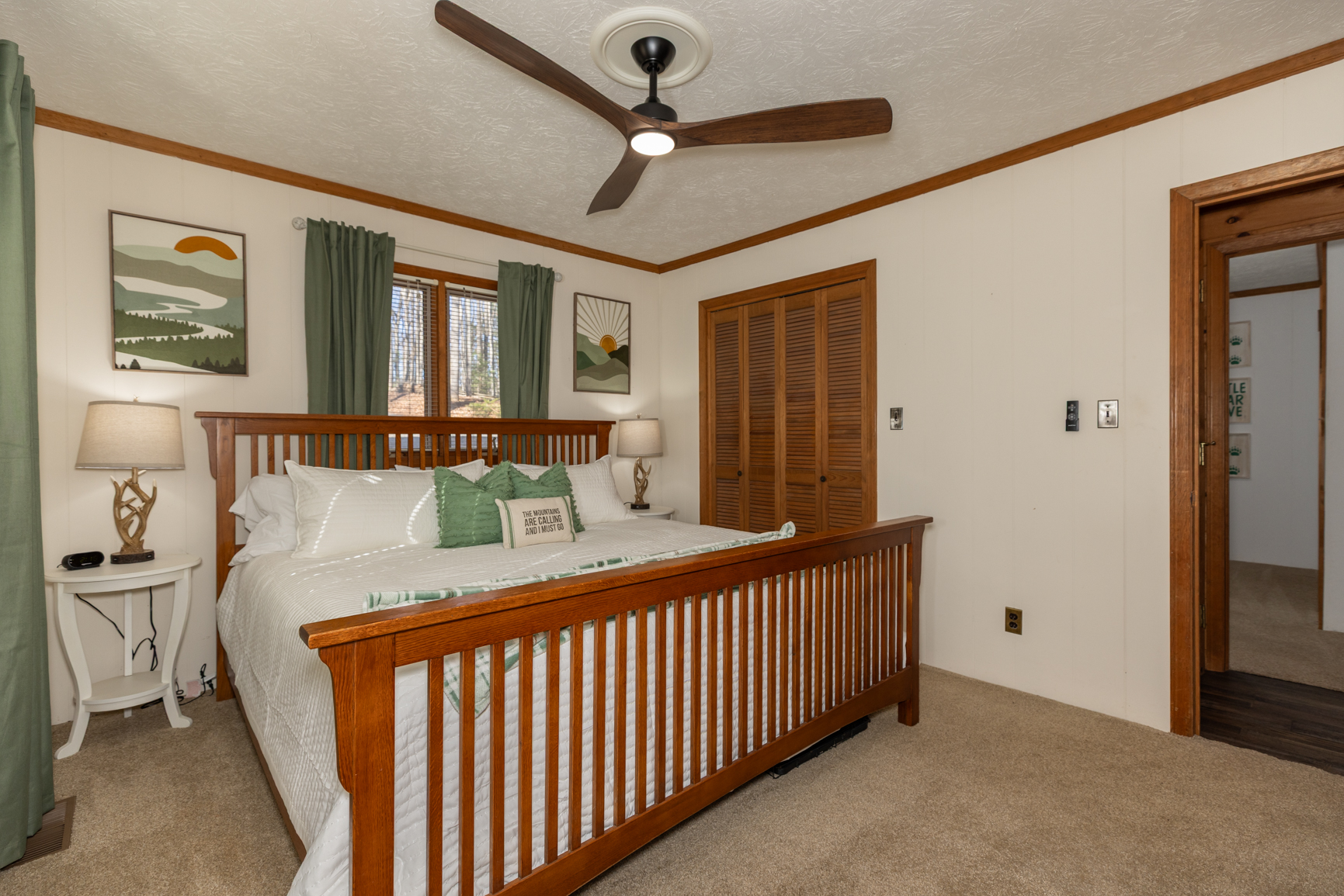 Main Floor king bedroom