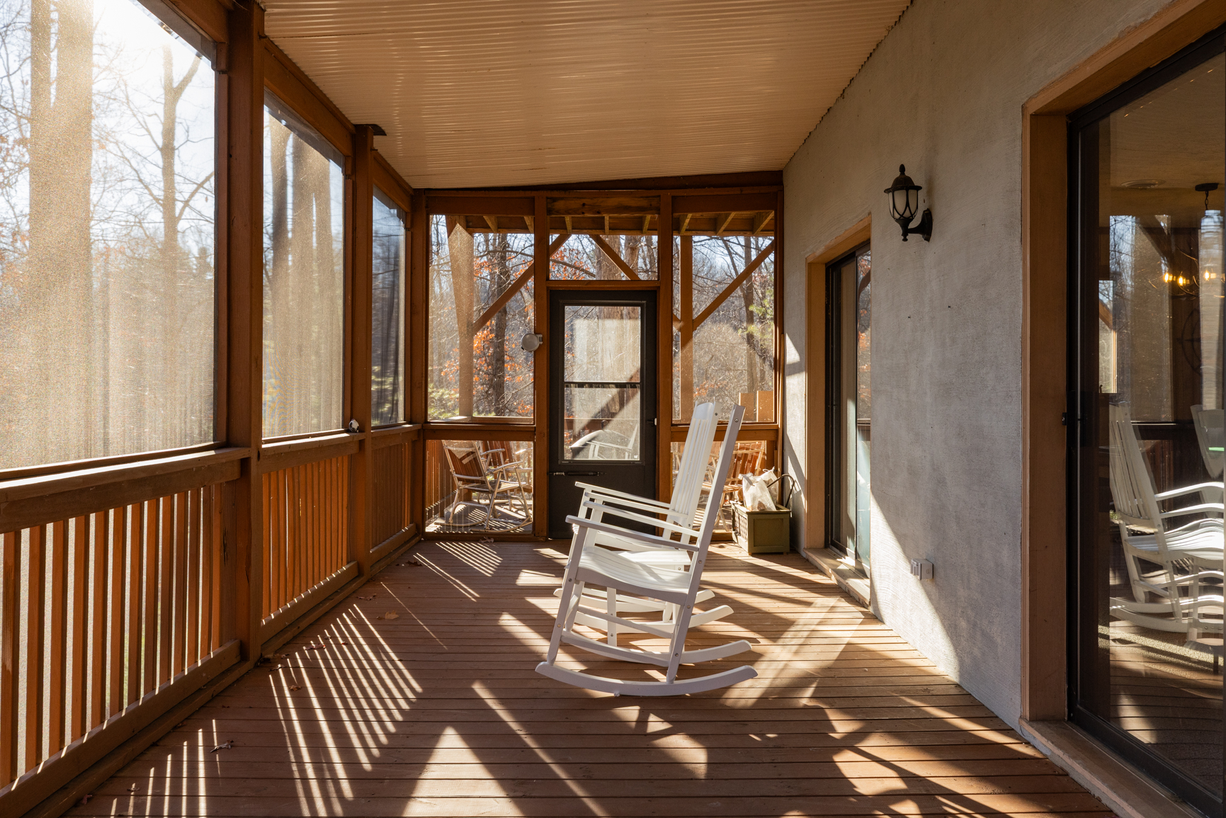 Lower level Screened in Porch