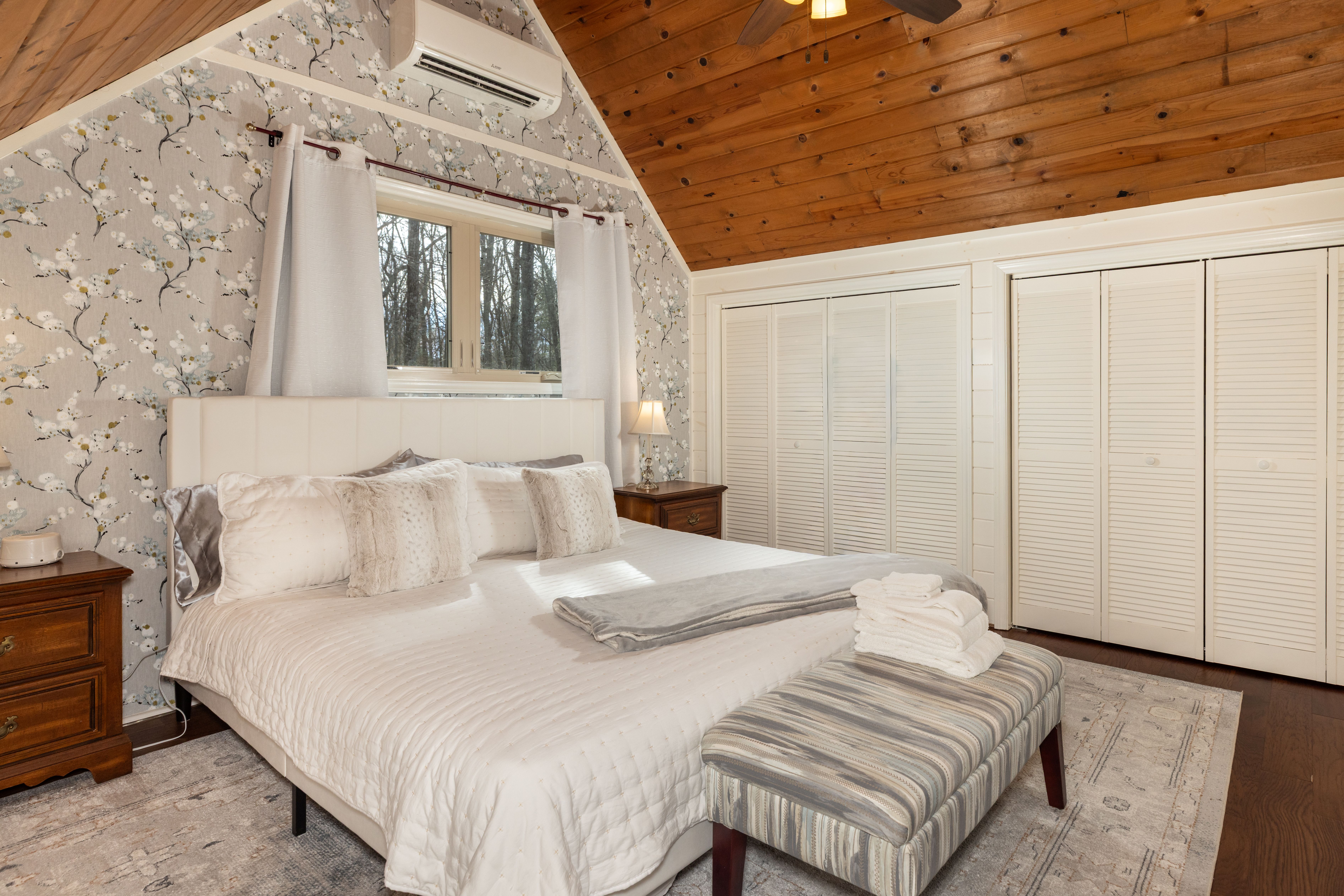 Upstairs King Bedroom