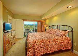 master bedroom pigeon forge condo