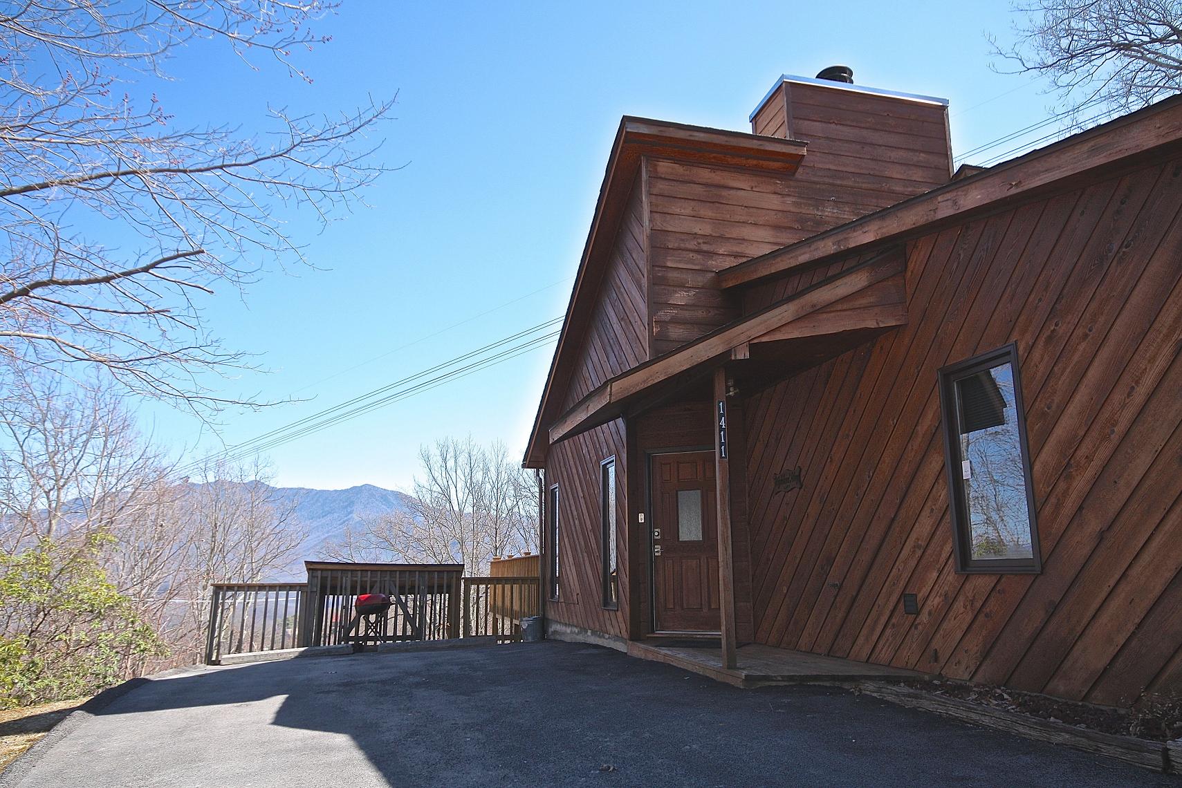 2 Bedroom Luxury Cabins In Gatlinburg Tn(36).jpg