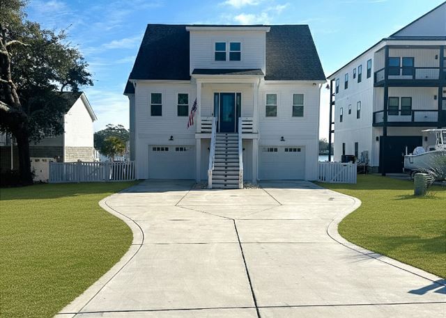 Welcome to your waterfront escape! 