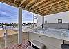 Jacuzzi HOT TUB! Located on ground floor deck