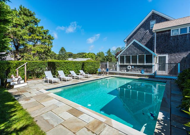 21 Knoll Drive