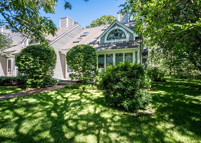 4 Meetinghouse Way