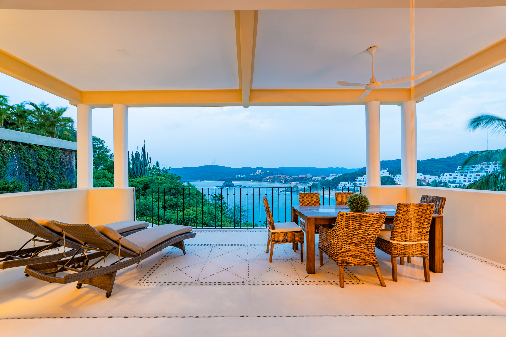 Huatulco vacation rental property photo 2