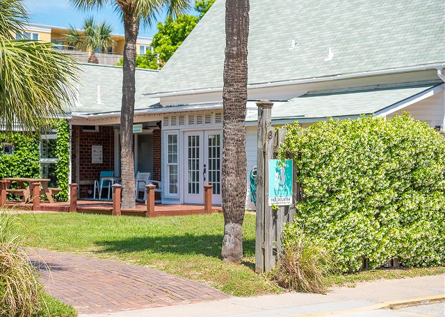 Welcome to Beach Haven Cottage! Just steps to the 17th St. beach, you're going to love the convenience, location and serenity! 

****Click on the Media Tab for this property to view a great interactive floor plan and photo file!****