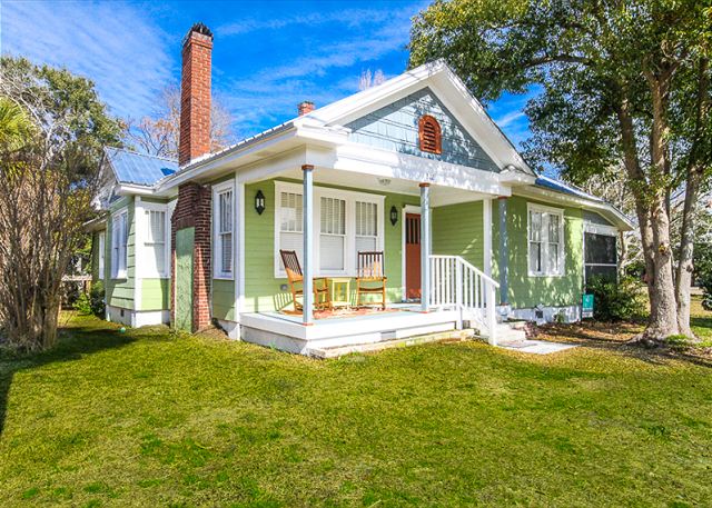 Flips Flop House C 1926 Welcome To Flips Flop House C1926 Fully Red Historic Tybee Beach Cottage View Of Back River From Front Porch Full Vintage Charm Details