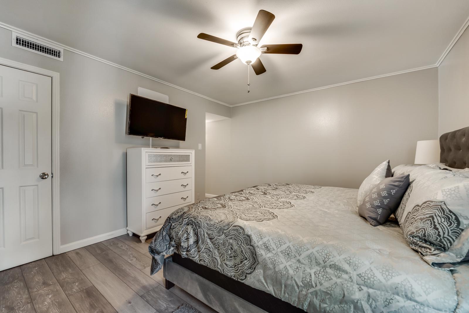 GP54C - Condo|Yard|4mi to AT&T Stadium|Sleeps 4 | Photo 13
