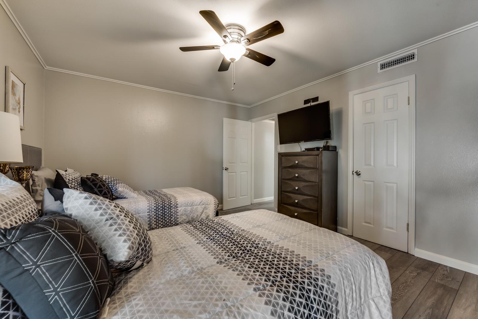 GP54C - Condo|Yard|4mi to AT&T Stadium|Sleeps 4 | Photo 17