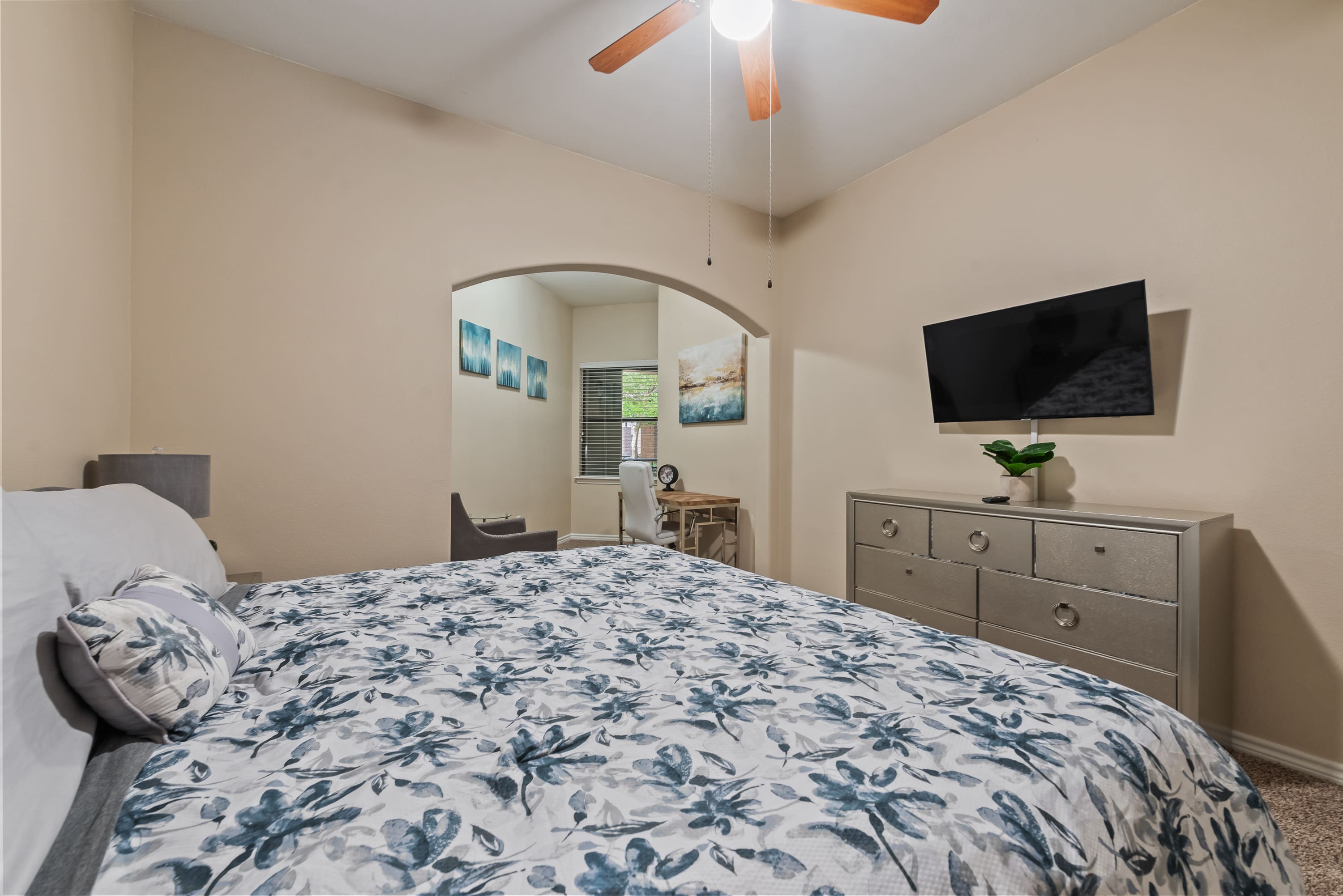 GV001 - Apt|Patio|4mi to DFW Airport|Sleeps 2 | Photo 14