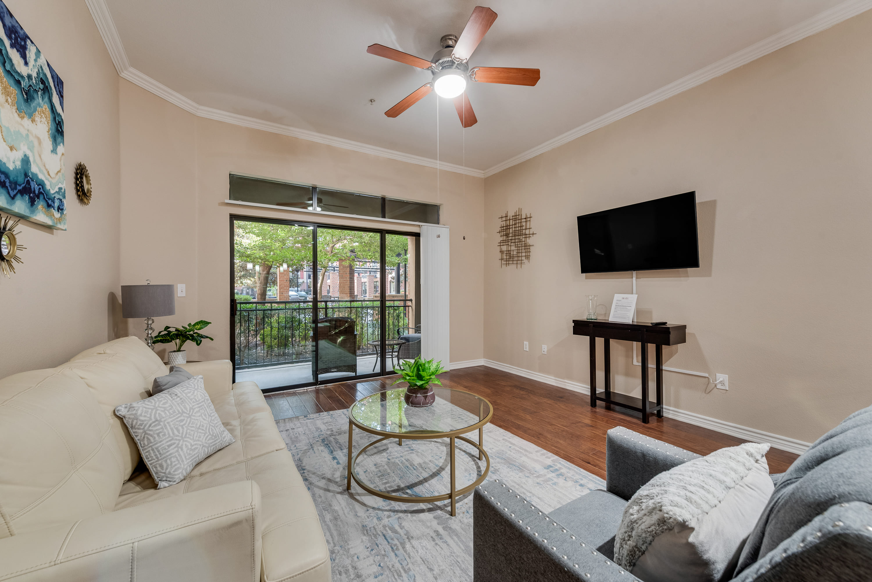 GV001 - Apt|Patio|4mi to DFW Airport|Sleeps 2 | Photo 3