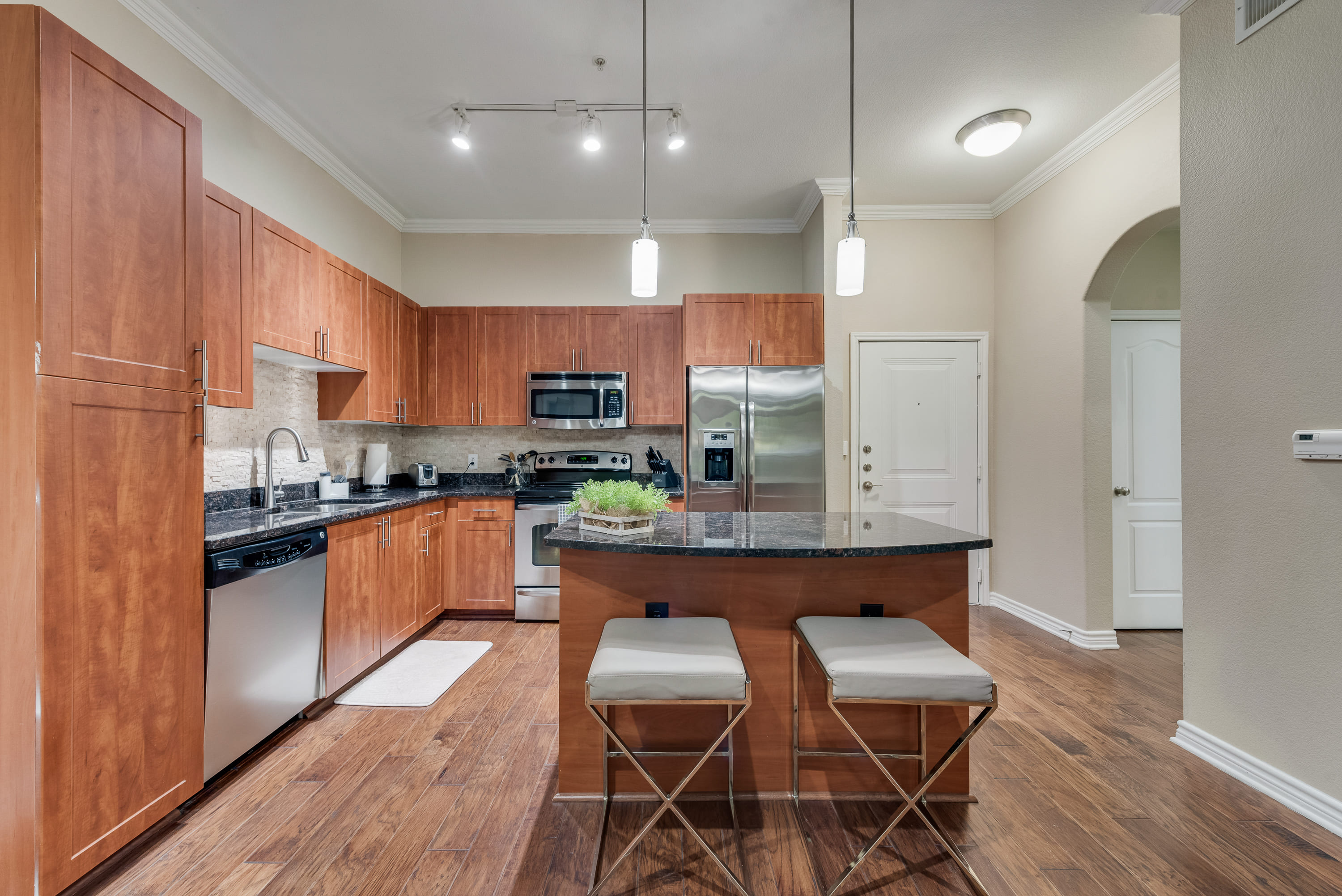 GV001 - Apt|Patio|4mi to DFW Airport|Sleeps 2 | Photo 7