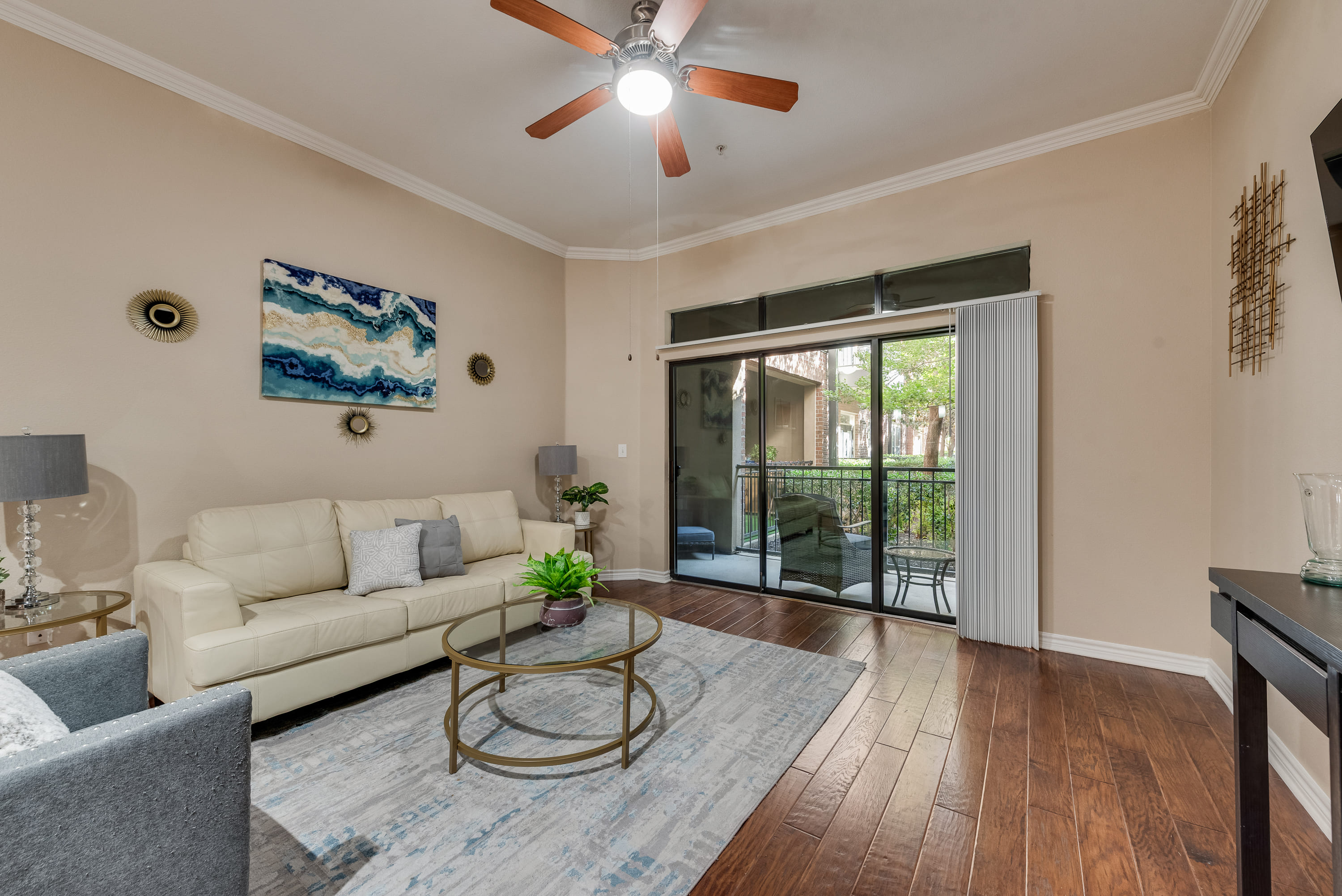 GV001 - Apt|Patio|4mi to DFW Airport|Sleeps 2