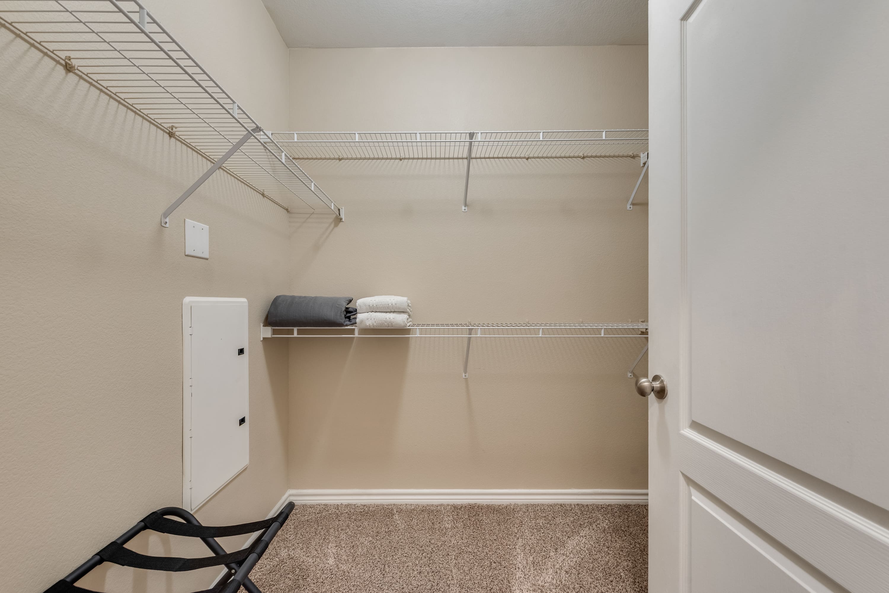 GV001 - Apt|Patio|4mi to DFW Airport|Sleeps 2 | Photo 15