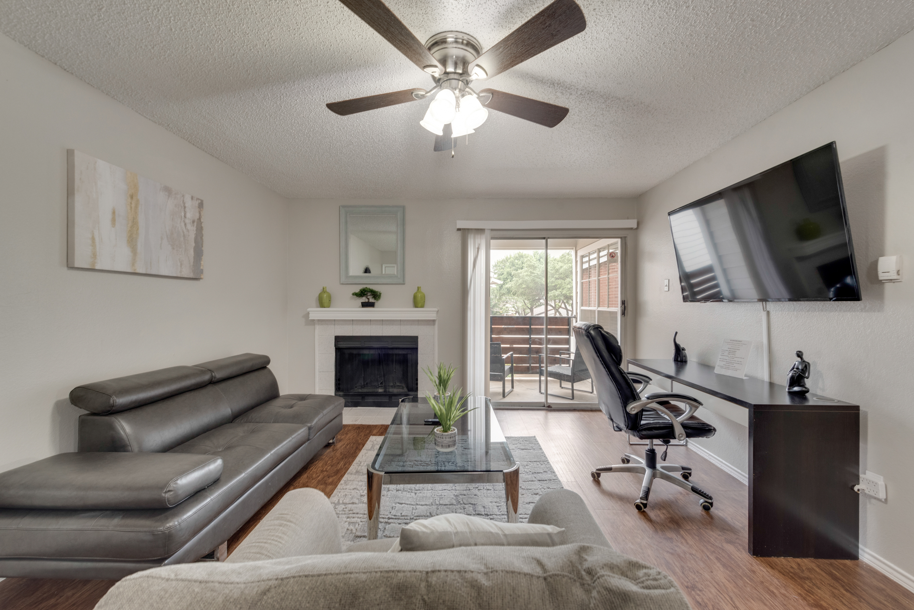 I010 - Apt|Patio|10mi to Convention Ctr|Sleeps 2