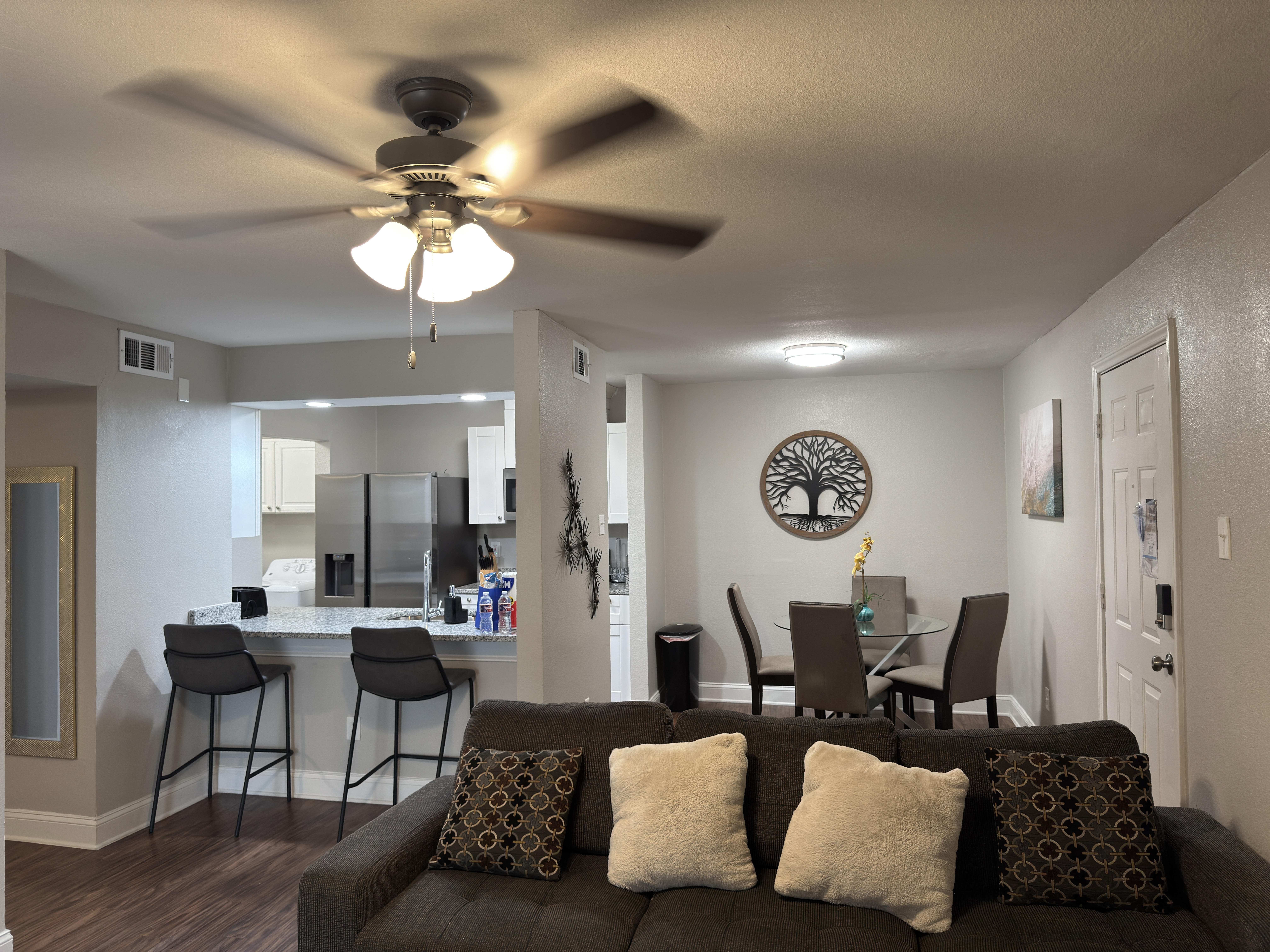 I042 - Apt|Patio|10mi to Convention Ctr|Sleeps 4