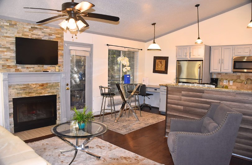 I10 - Apt|Patio|11mi to Convention Ctr|Sleeps 2