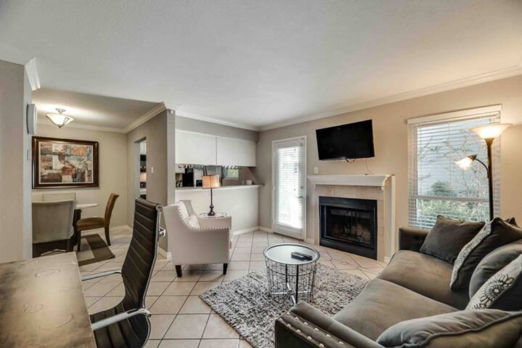 I12 - Apt|Patio|11mi to Convention Ctr|Sleeps 4
