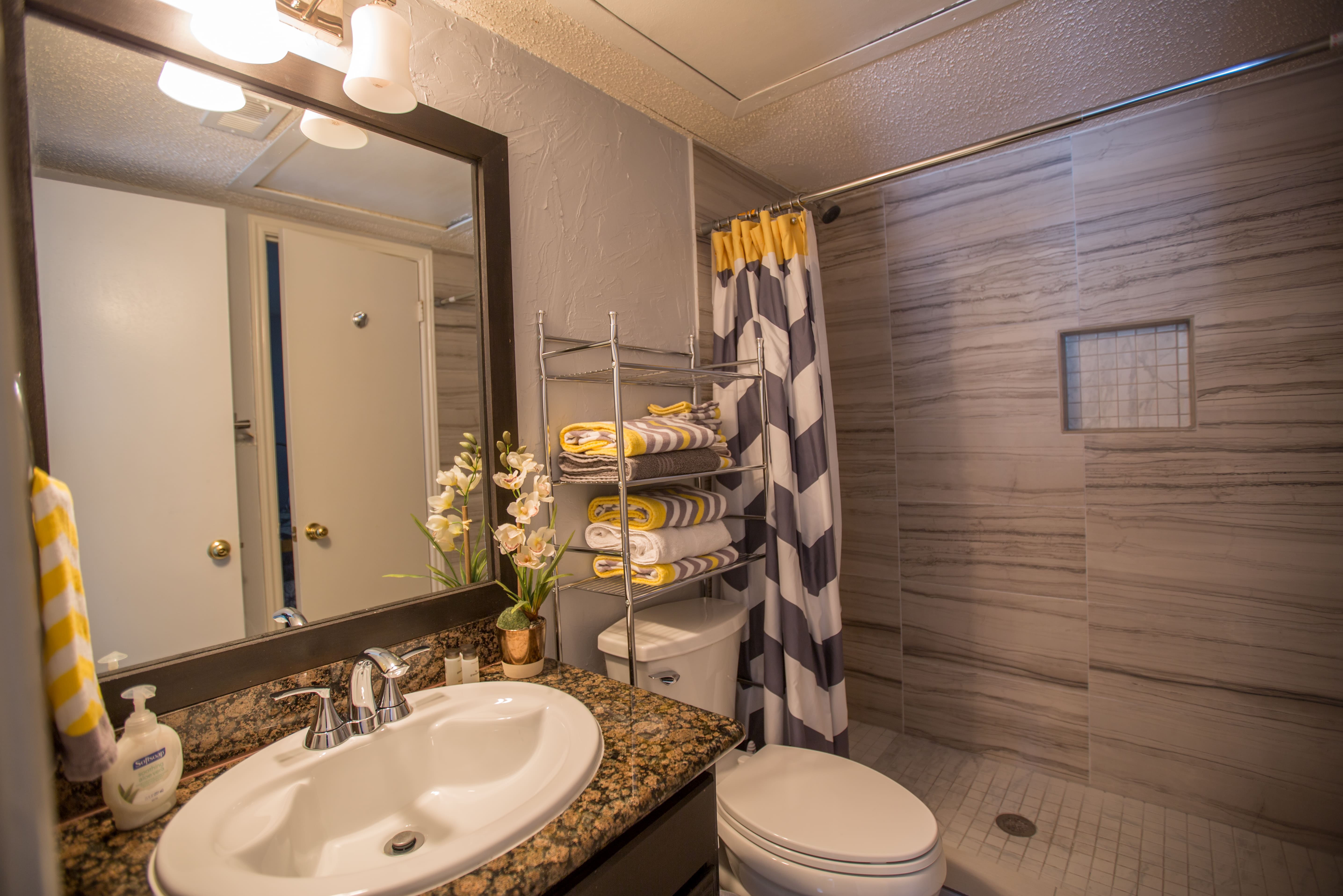 I14 - Apt|Patio|11mi to Convention Ctr|Sleeps 4 | Photo 2