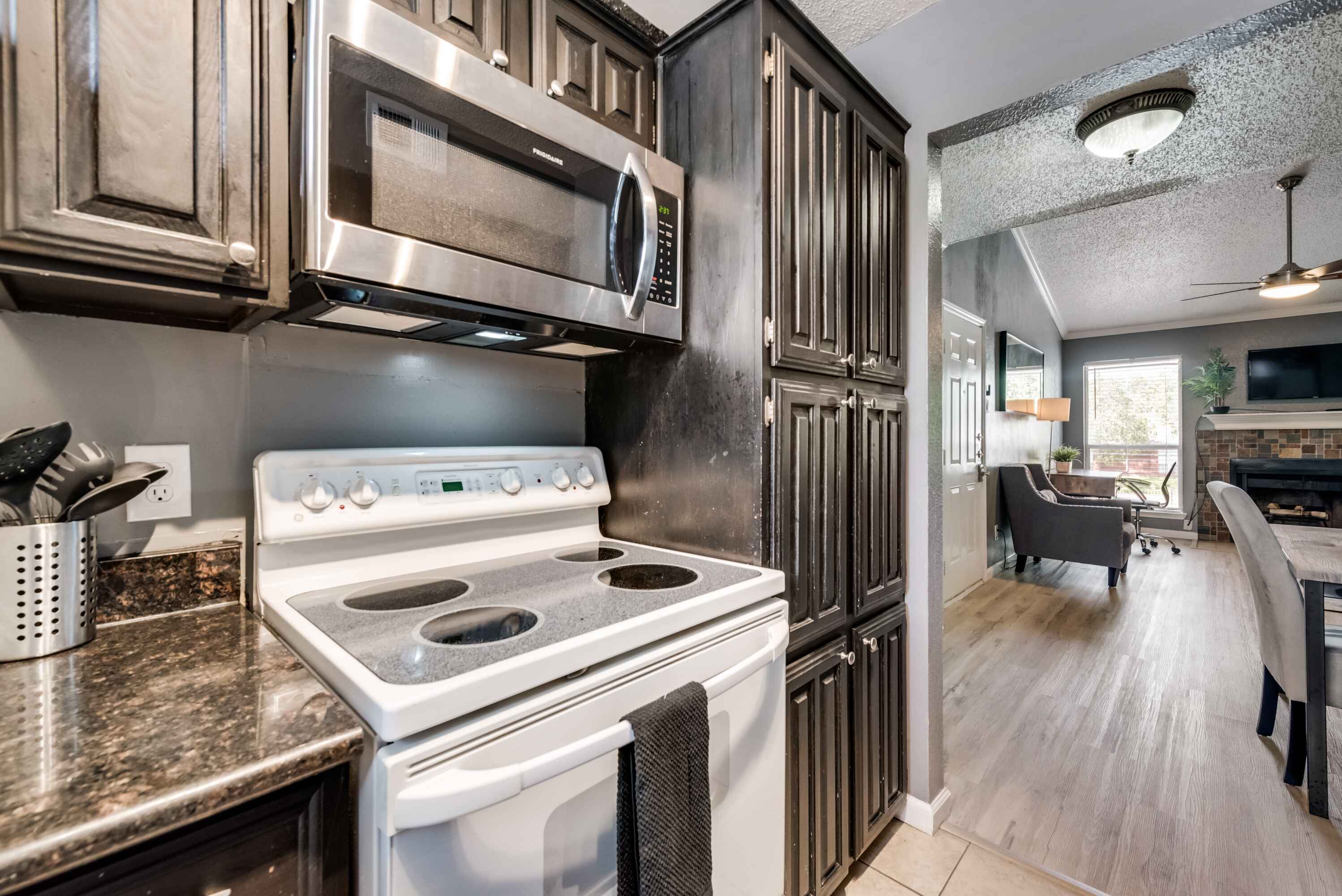 I18 - Apt|Yard|11mi to Fair Park|Sleeps 4 | Photo 9