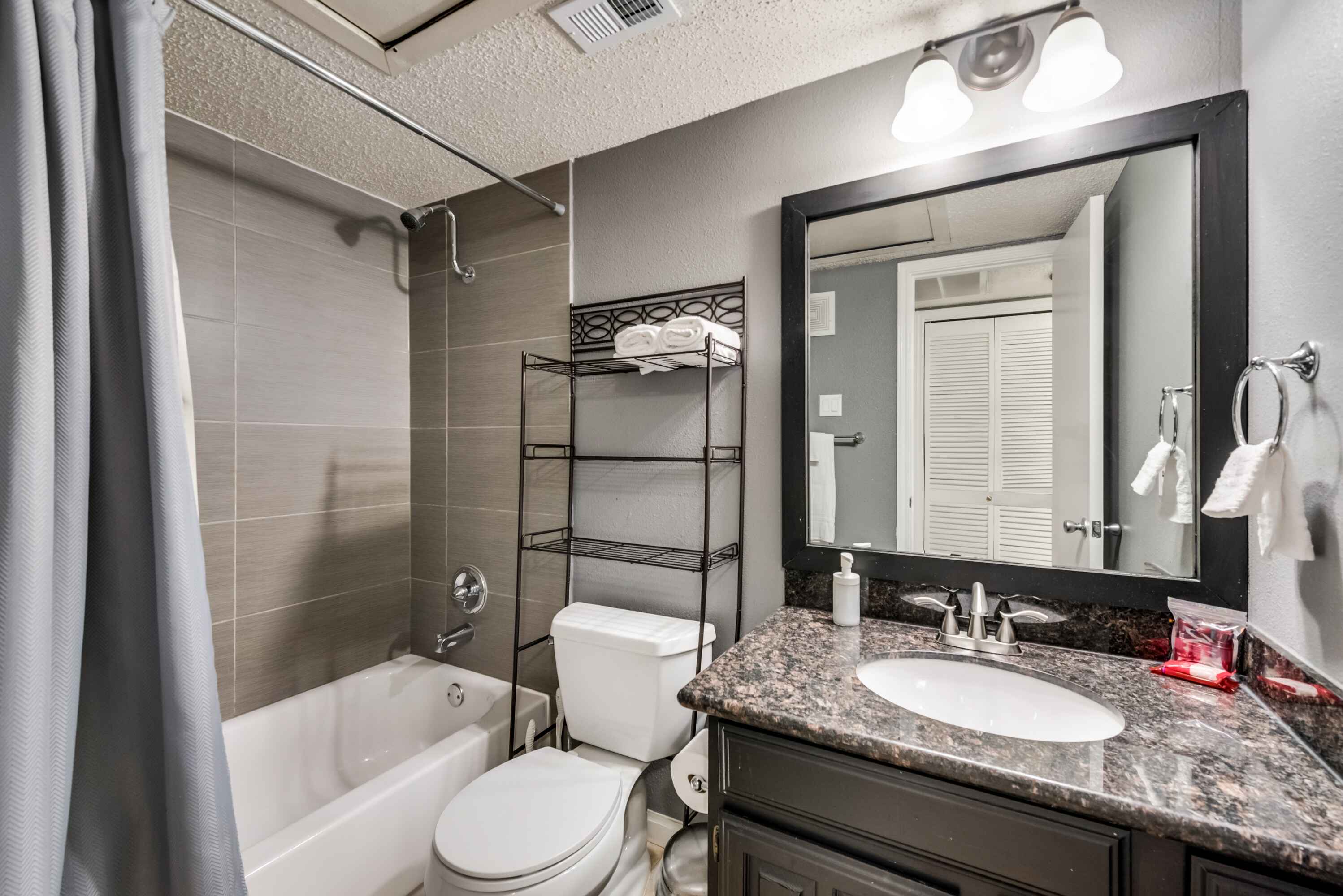 I18 - Apt|Yard|11mi to Fair Park|Sleeps 4 | Photo 7