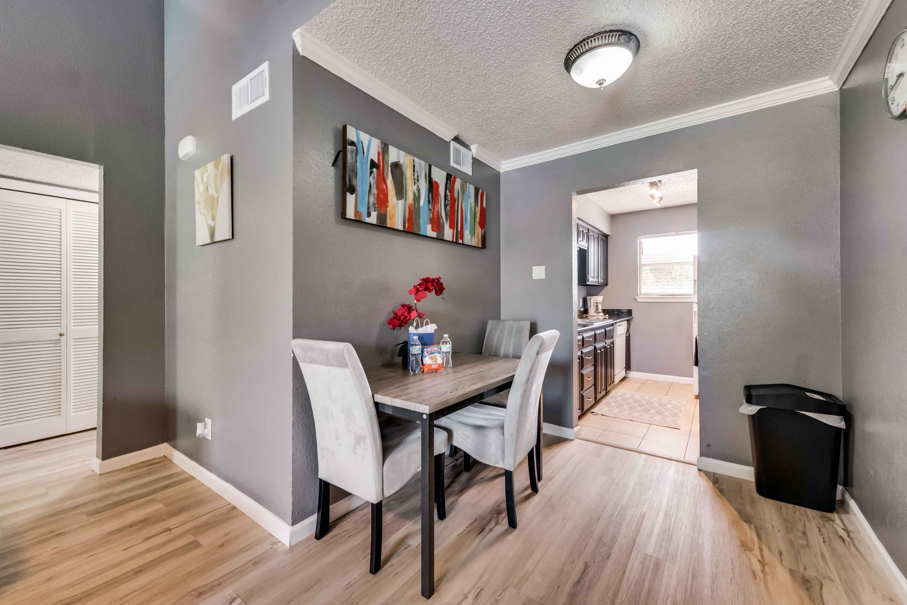 I18 - Apt|Yard|11mi to Fair Park|Sleeps 4 | Photo 2
