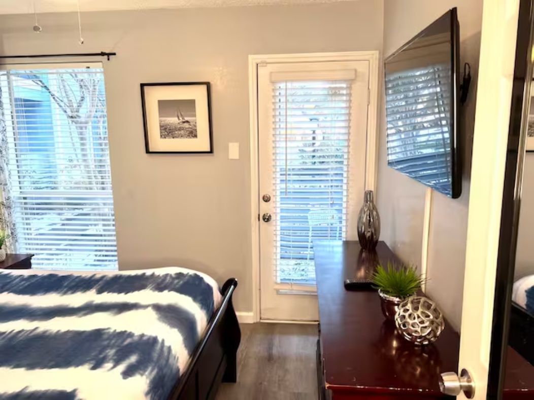 I20 - Apt|Yard|11mi to Fair Park|Sleeps 4 | Photo 10