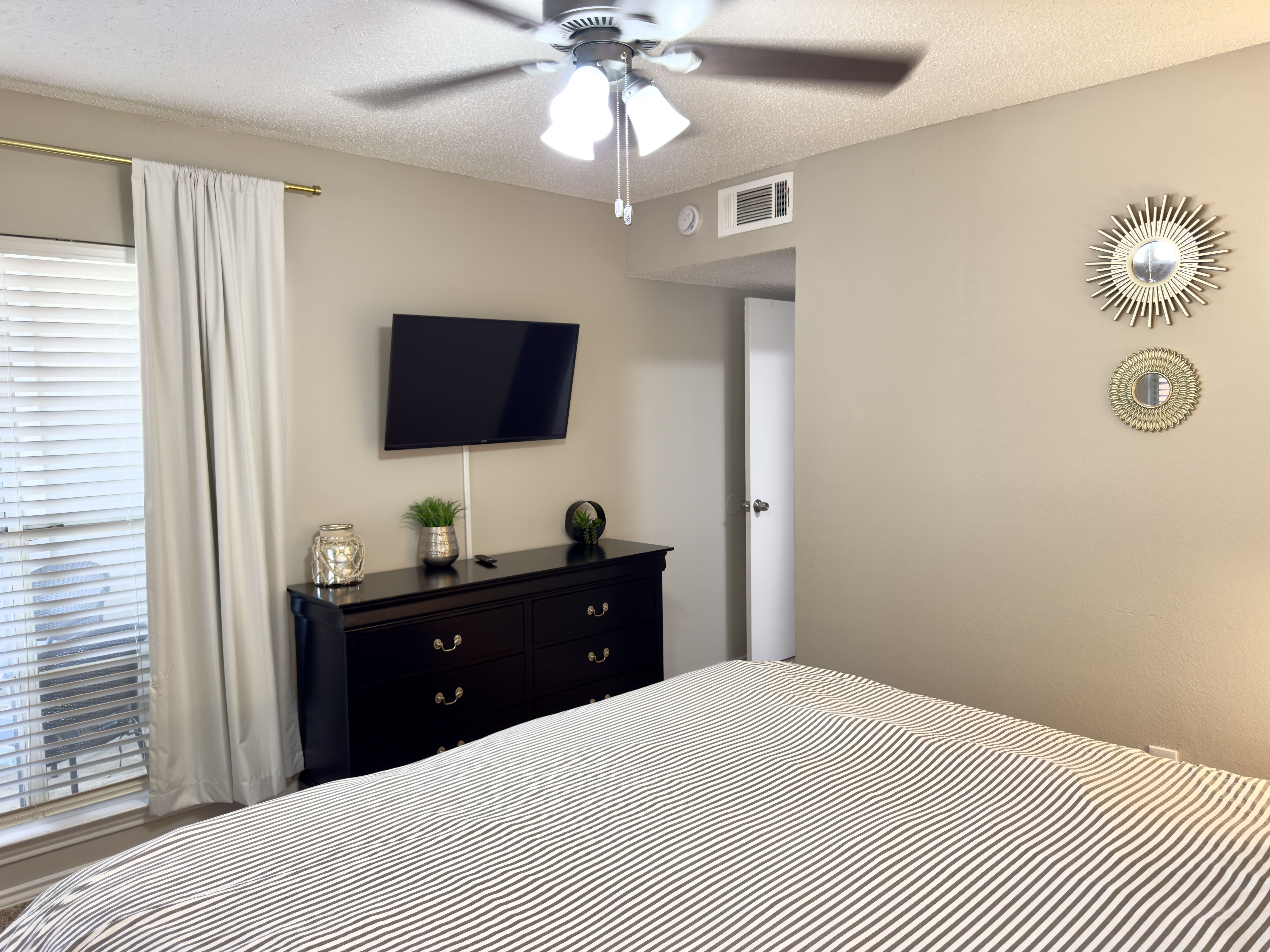 I207 - Apt|Patio|10mi to Convention Ctr|Sleeps 2 | Photo 14