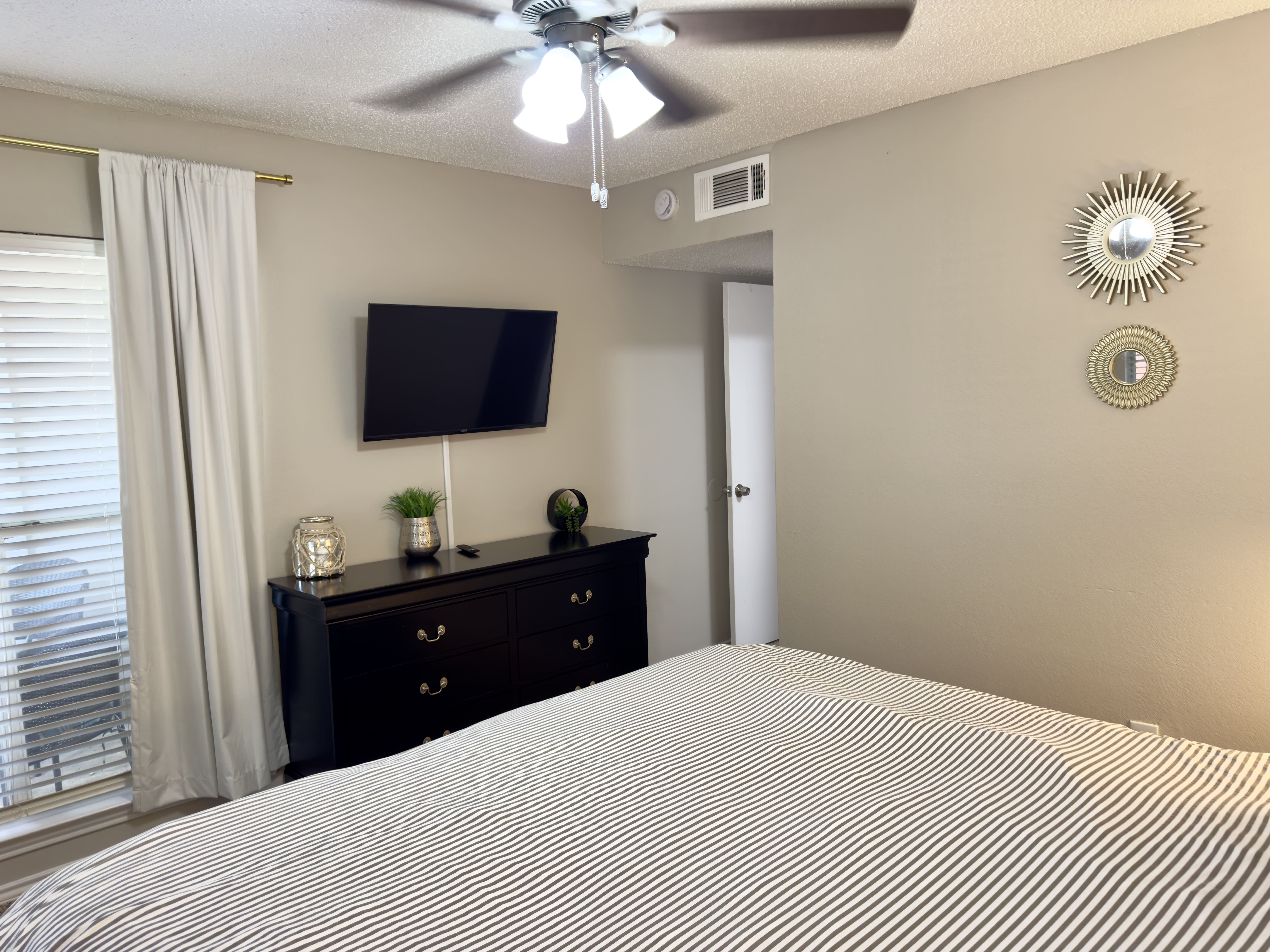 I207 - Apt|Patio|10mi to Convention Ctr|Sleeps 2 | Photo 17