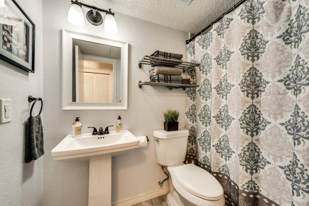 I22 - Apt|Yard|11mi to Fair Park|Sleeps 4 | Photo 10