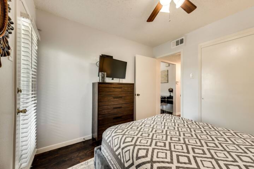 I22 - Apt|Yard|11mi to Fair Park|Sleeps 4 | Photo 1