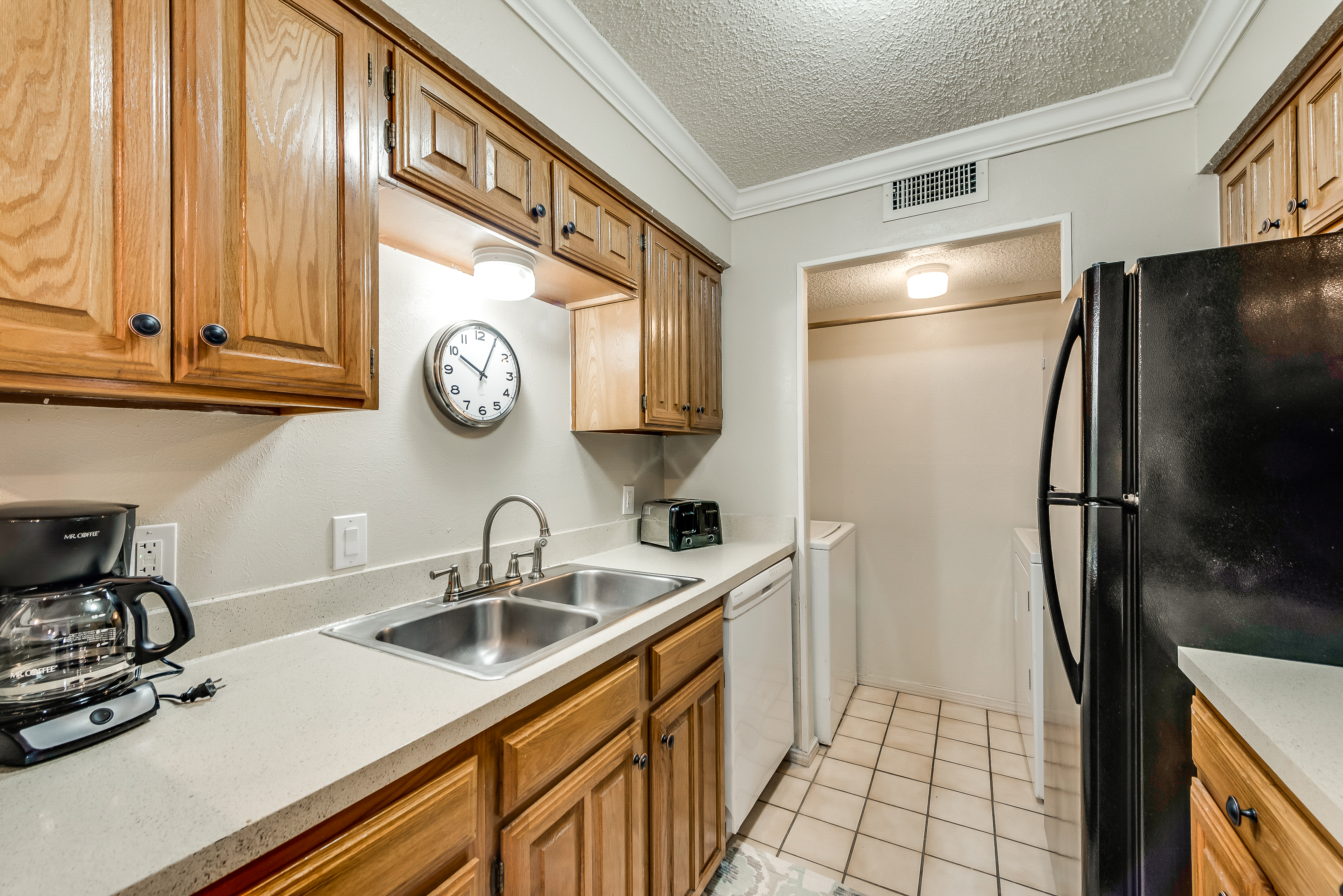 I24 - Apt|Patio|11mi to Convention Ctr|Sleeps 2 | Photo 6