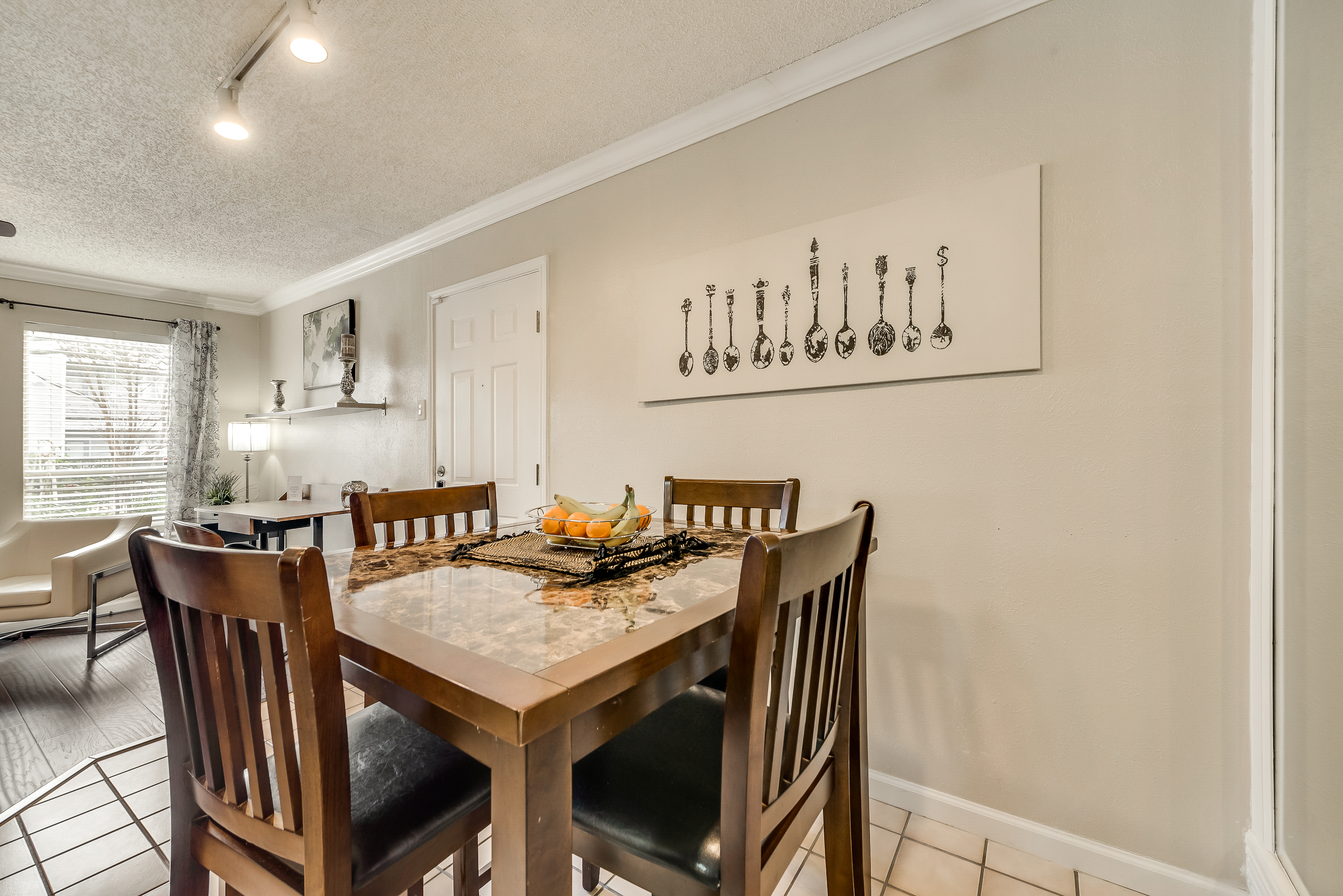 I24 - Apt|Patio|11mi to Convention Ctr|Sleeps 2 | Photo 4