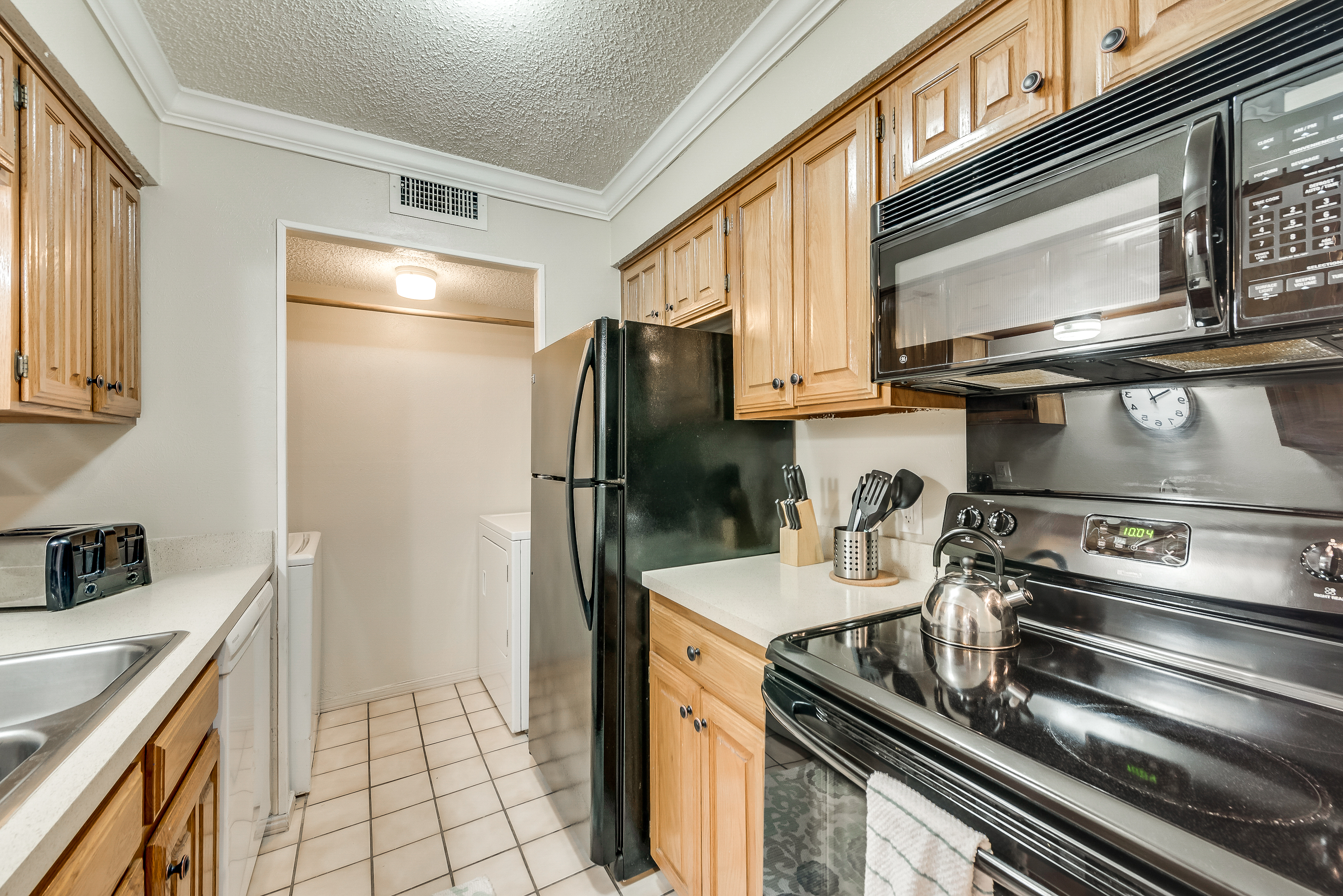 I24 - Apt|Patio|11mi to Convention Ctr|Sleeps 2 | Photo 7