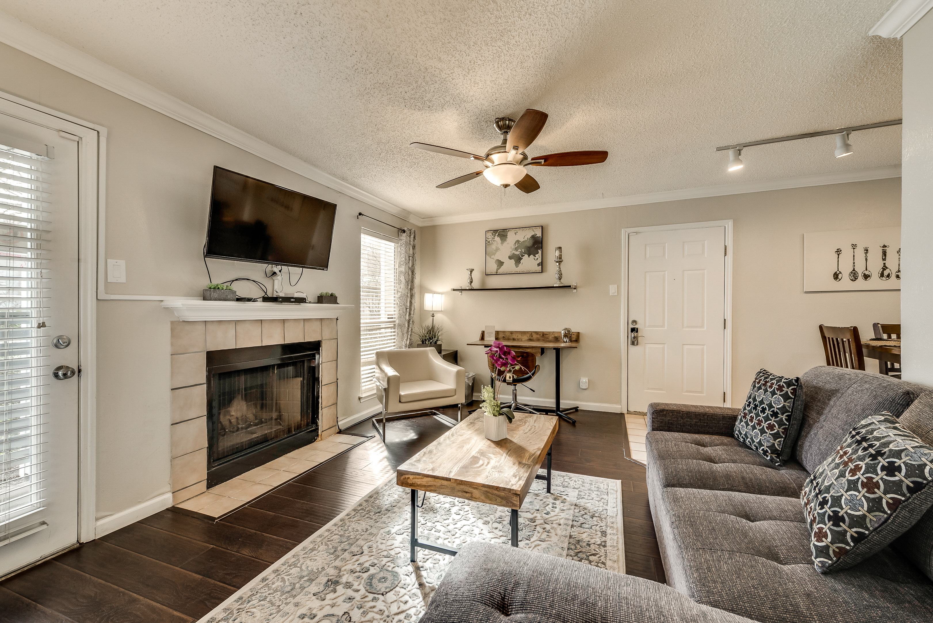 I24 - Apt|Patio|11mi to Convention Ctr|Sleeps 2 | Photo 3