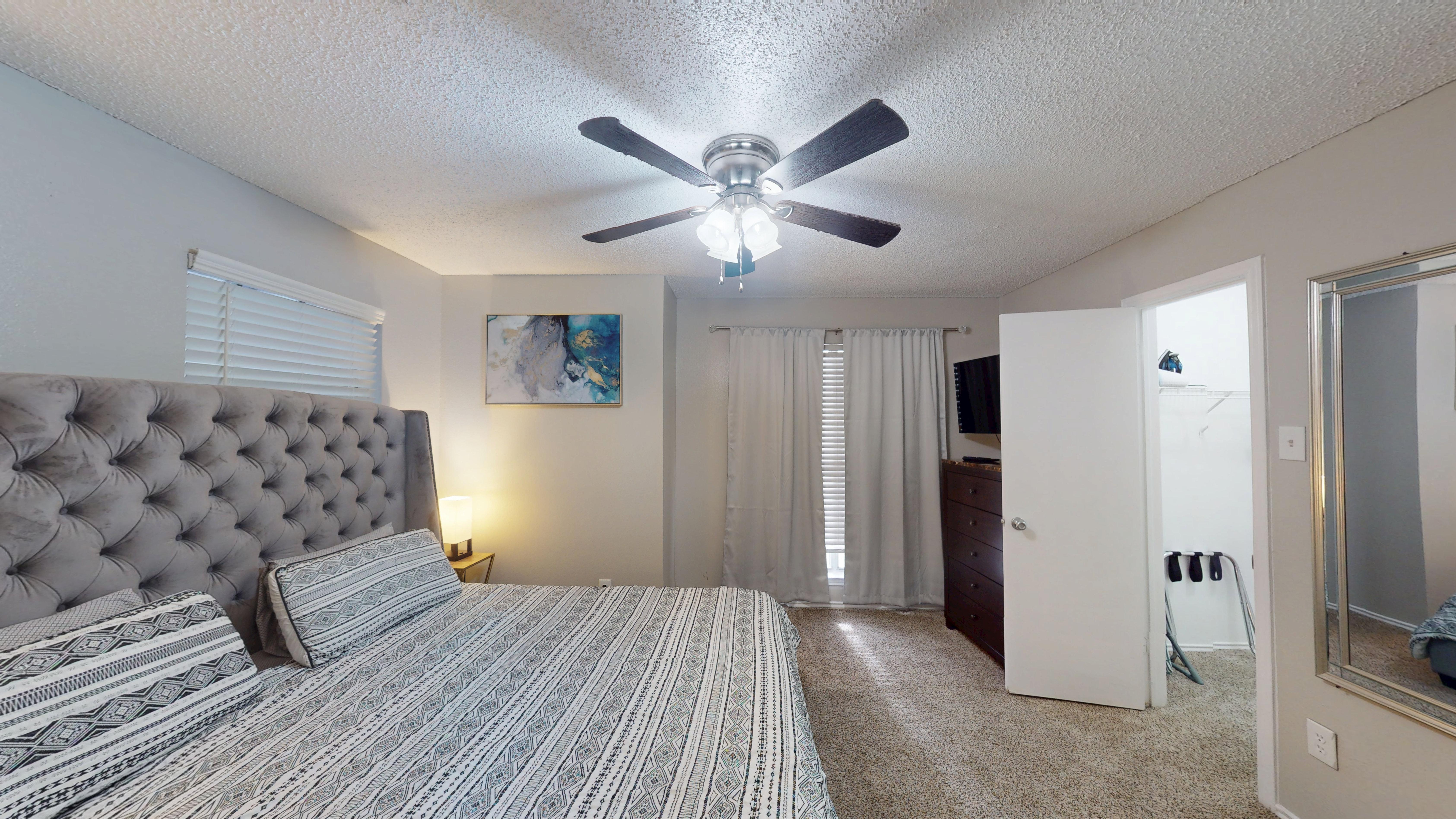 I241 - Apt|Patio|10mi to Convention Ctr|Sleeps 4 | Photo 23