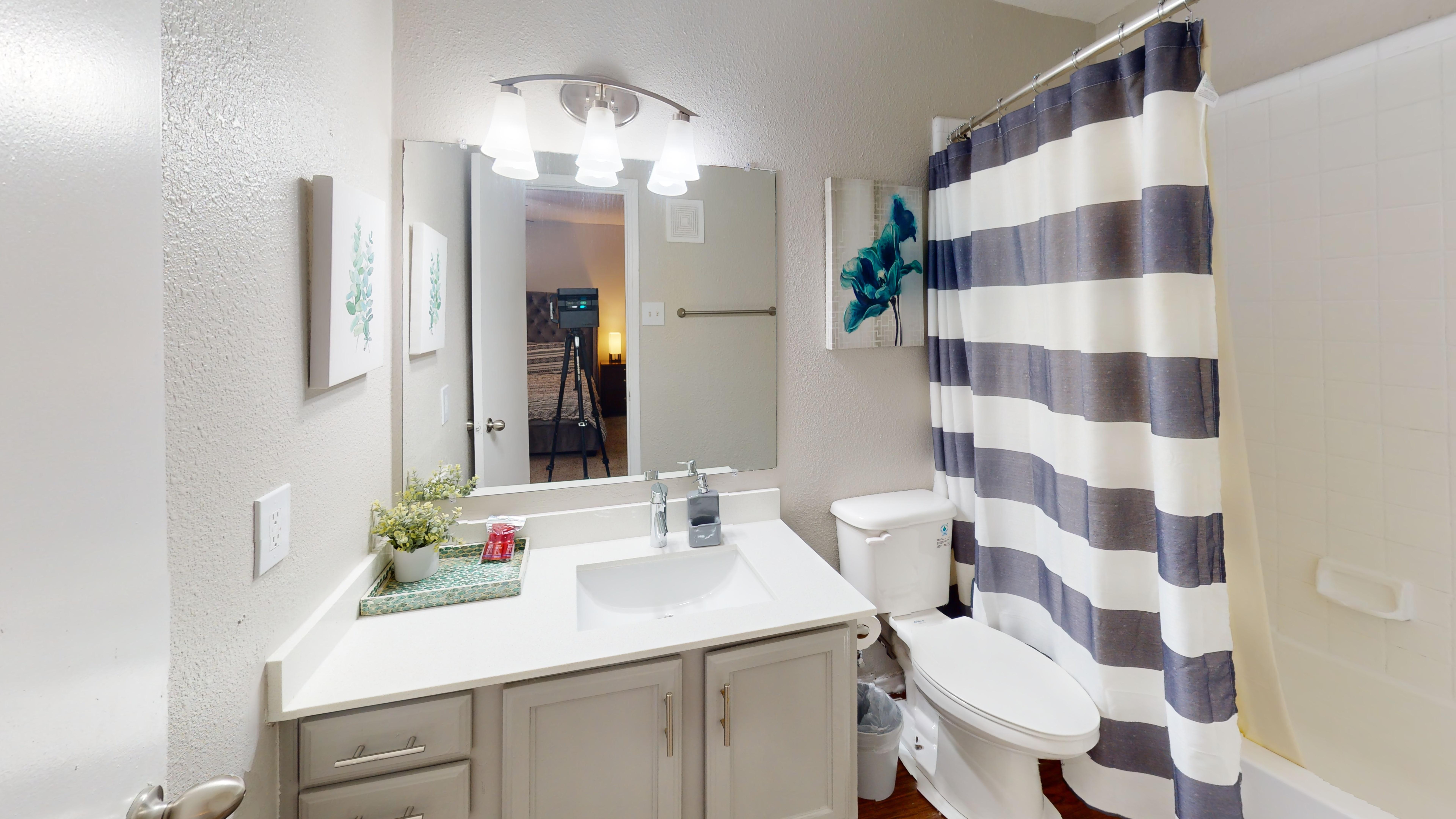 I241 - Apt|Patio|10mi to Convention Ctr|Sleeps 4 | Photo 20