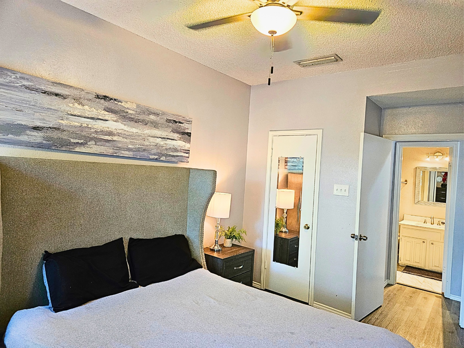 I30 - Apt|Patio|11mi to Convention Ctr|Sleeps 2 | Photo 3