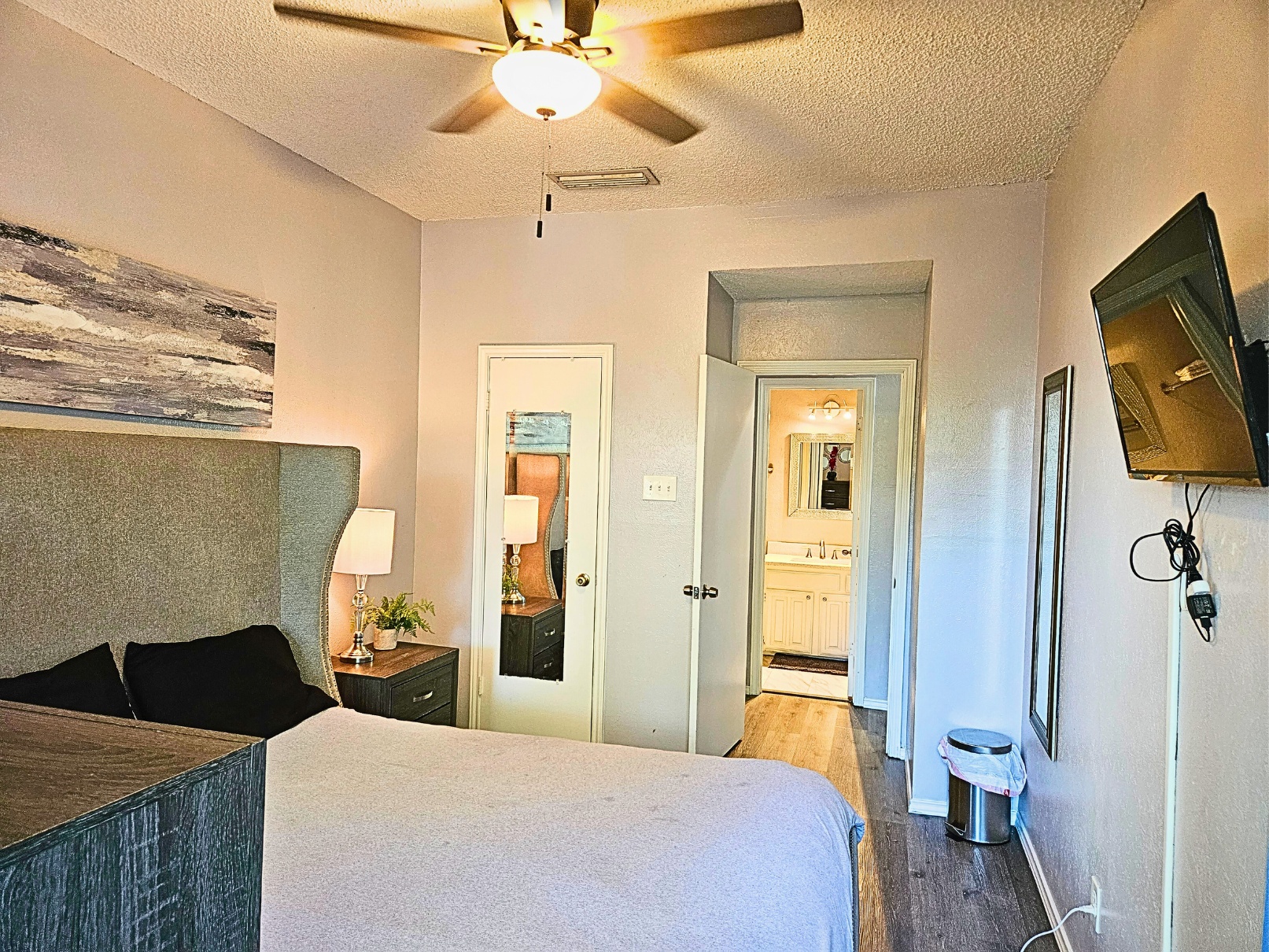 I30 - Apt|Patio|11mi to Convention Ctr|Sleeps 2 | Photo 9