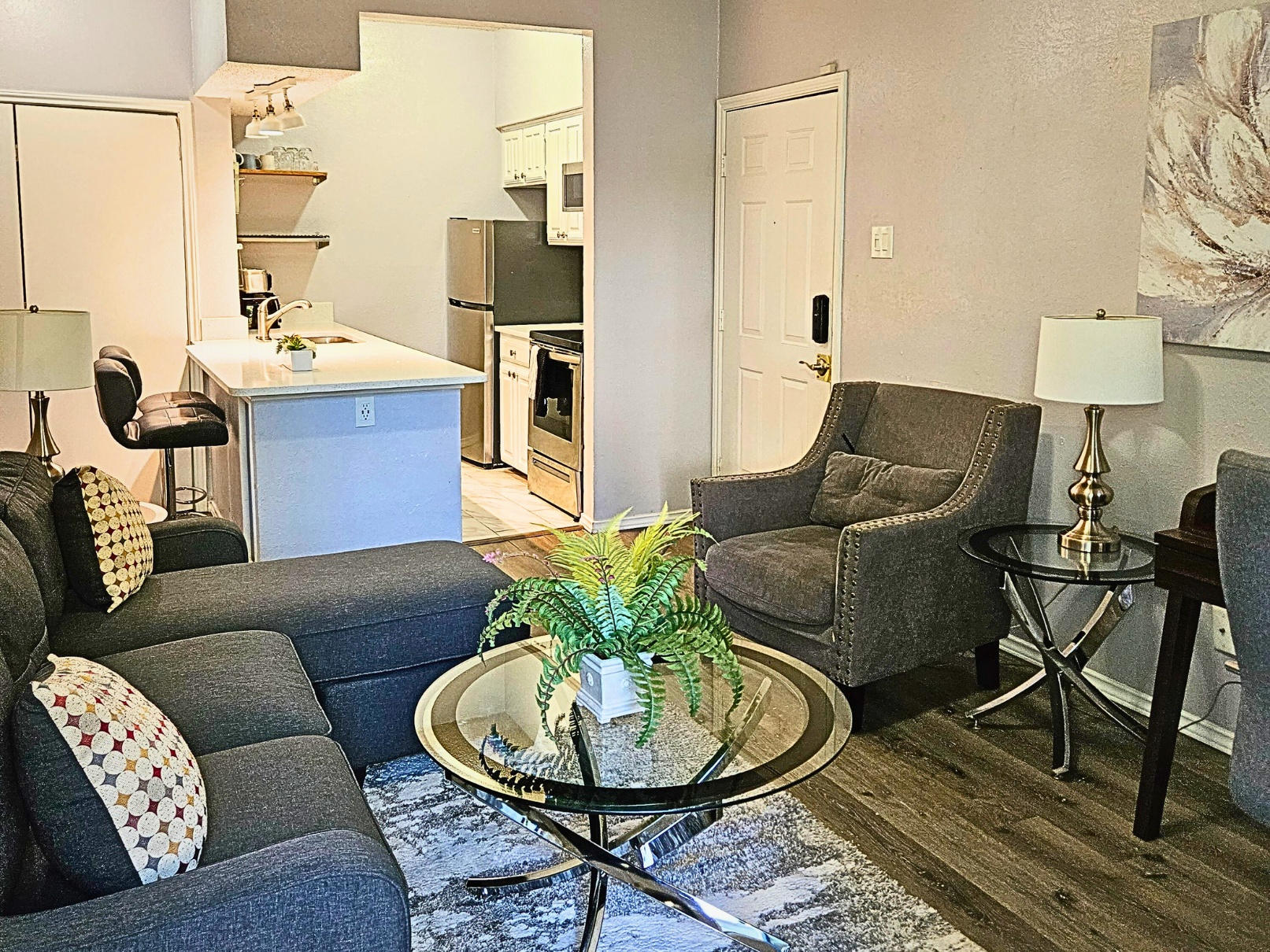 I30 - Apt|Patio|11mi to Convention Ctr|Sleeps 2