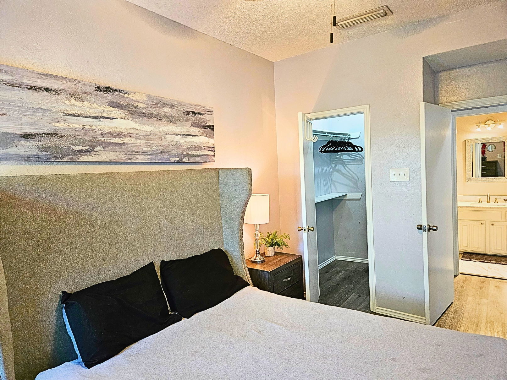 I30 - Apt|Patio|11mi to Convention Ctr|Sleeps 2 | Photo 13