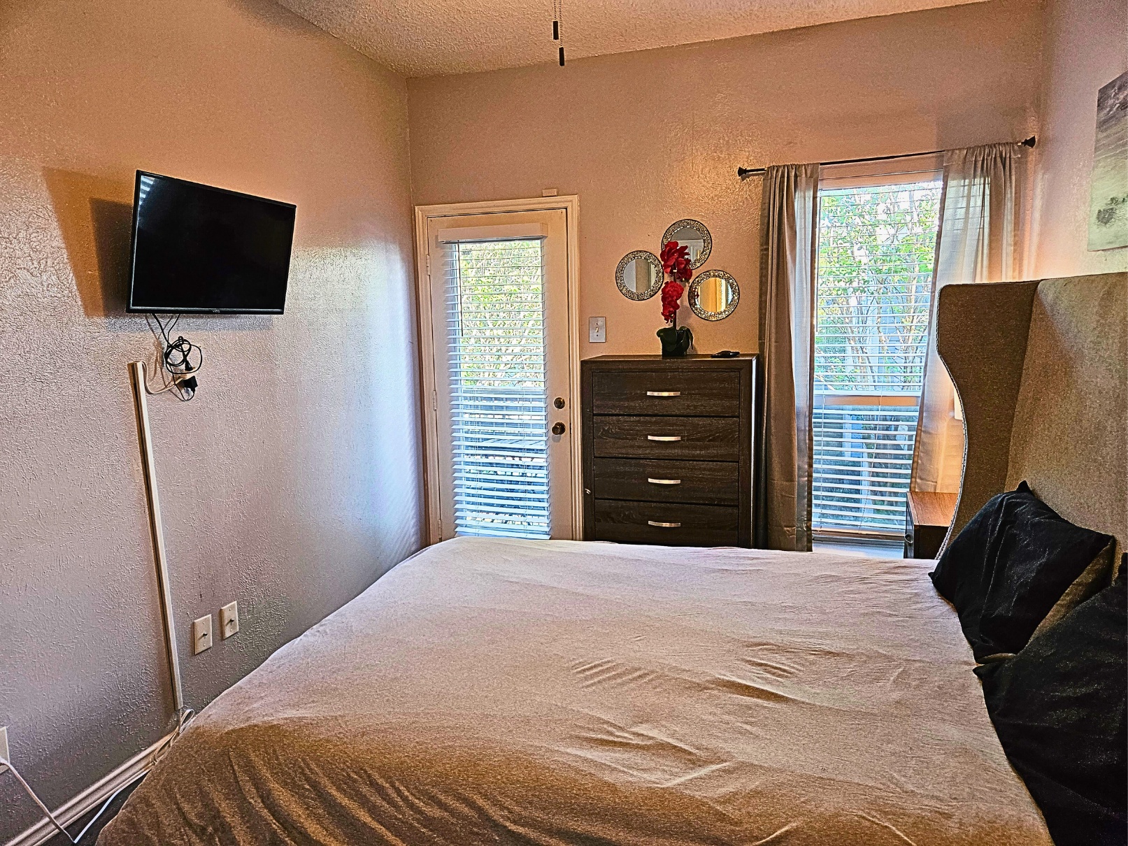 I30 - Apt|Patio|11mi to Convention Ctr|Sleeps 2 | Photo 16