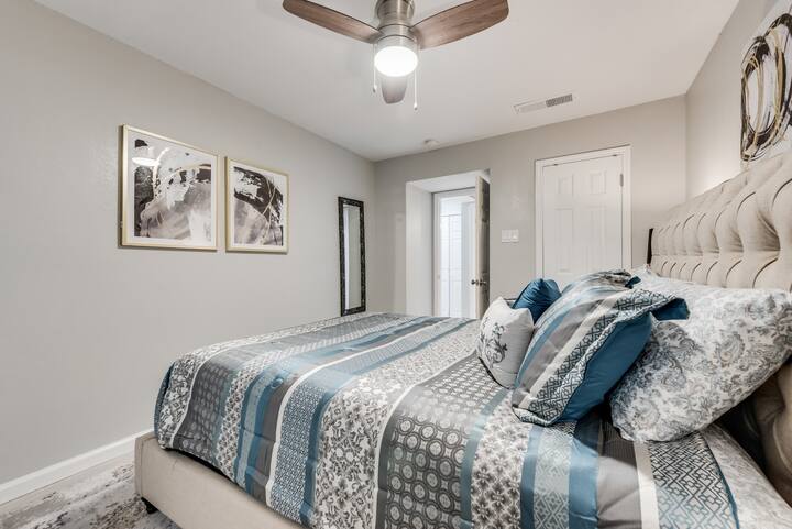 I32 - Apt|Patio|11mi to Convention Ctr|Sleeps 2 | Photo 14