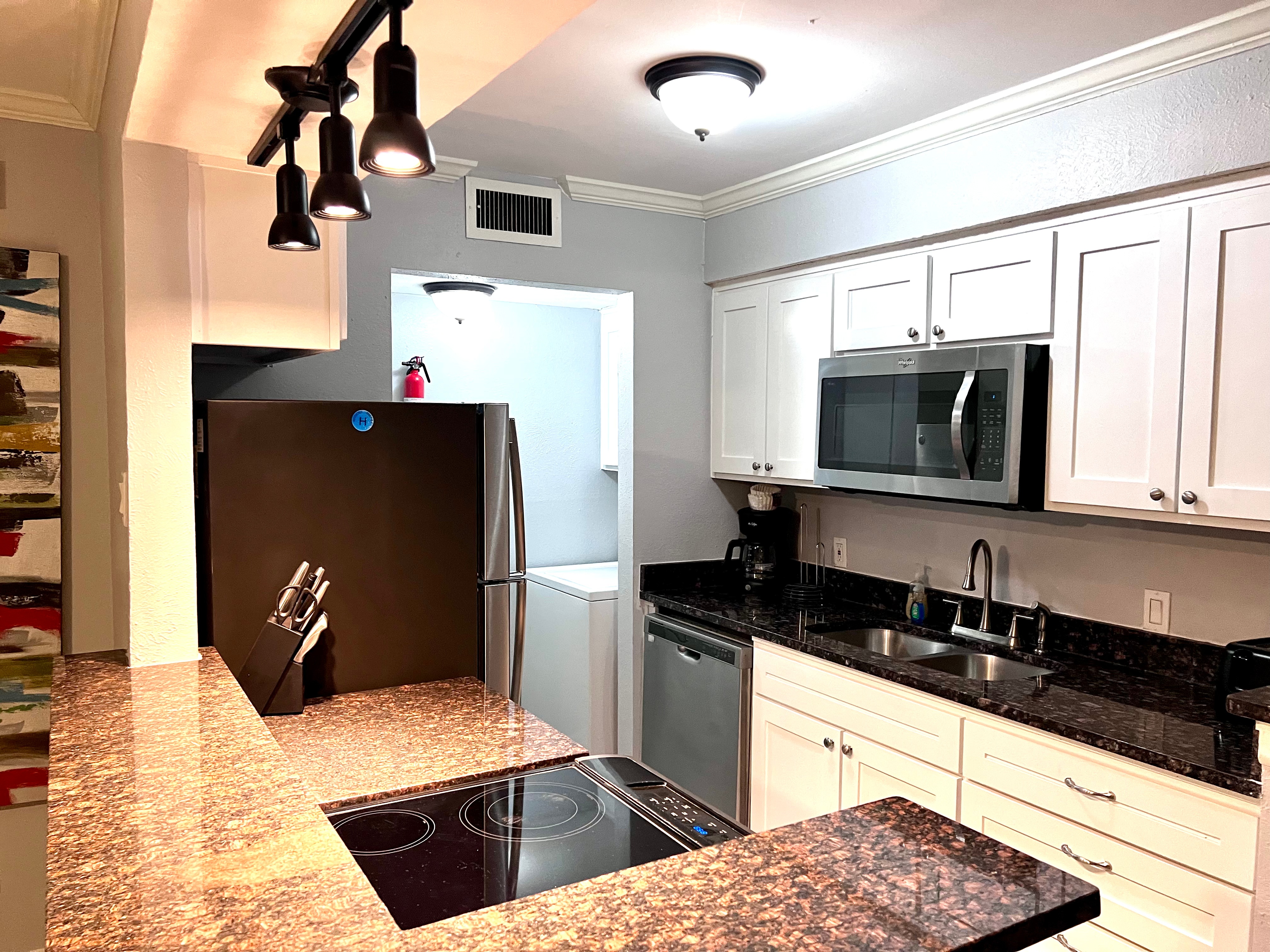 I40 - Apt|Patio|11mi to Convention Ctr|Sleeps 2 | Photo 9